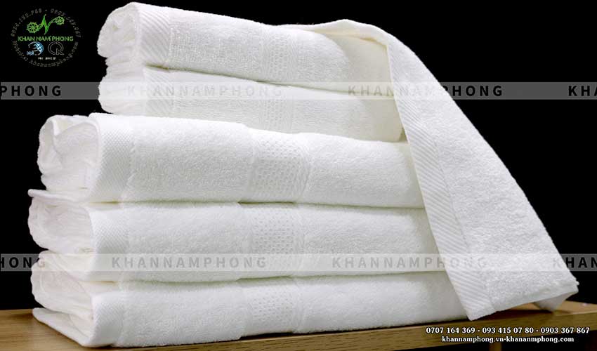 Bộ Khăn Khách Sạn Màu Trắng do Nam Phong thực hiện Bộ Khăn Khách Sạn Màu Trắng do Nam Phong thực hiện