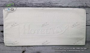 Nên thêu hay dập logo khăn khách sạn sẽ phù hợp