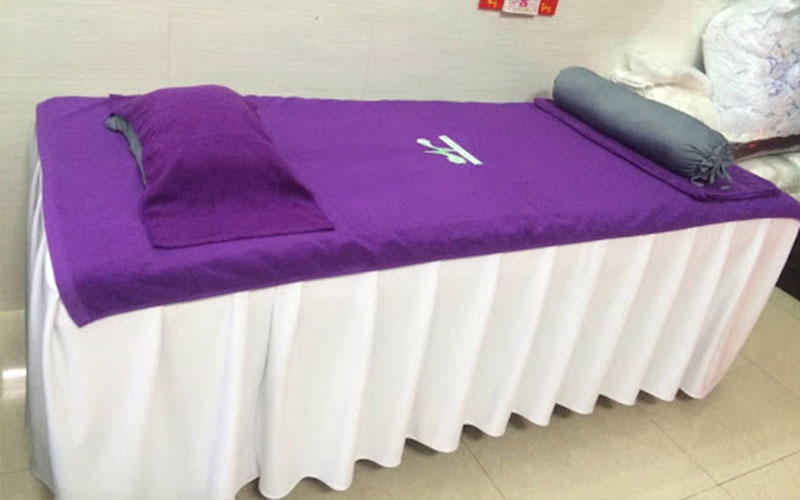 Khăn trải giường spa màu tím tại Khăn Tắm Giá Rẻ
