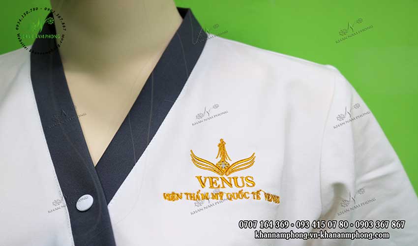 Đồng phục spa của Venus màu trắng + xám chất liệu cotton
