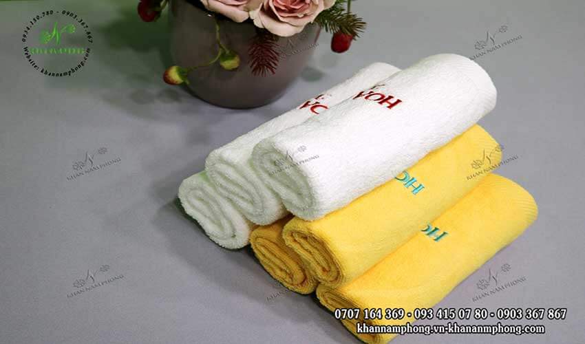 Mẫu khăn body Hoàng Kim Spa (Trắng & amp; Vàng - Cotton)