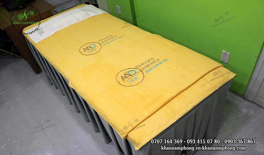 Mẫu khăn trải giường AAD Clinic (Vàng & amp;Trắng - Cotton)