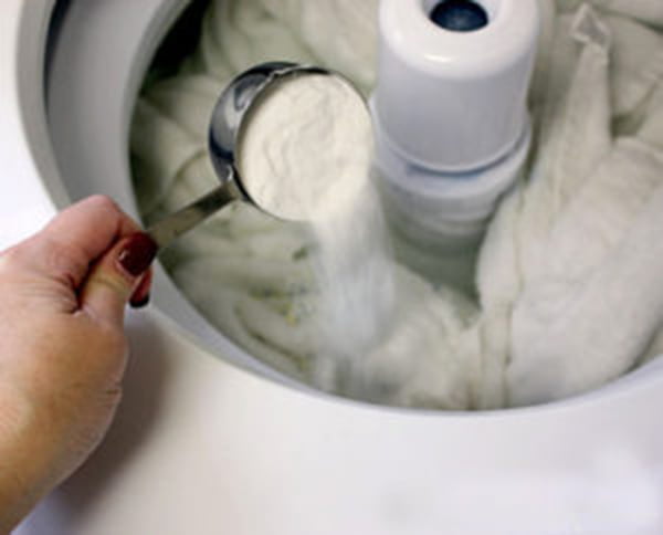 For baking soda helps clean towels moldy