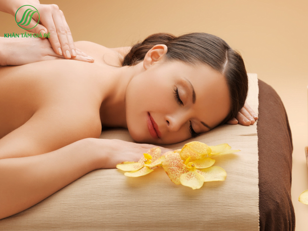 Loại ga giường spa chất lượng thì phải đủ dày và thấm nước tốt, độ thoáng khí cao, như vậy mới tạo được cảm giác dễ chịu cho khách