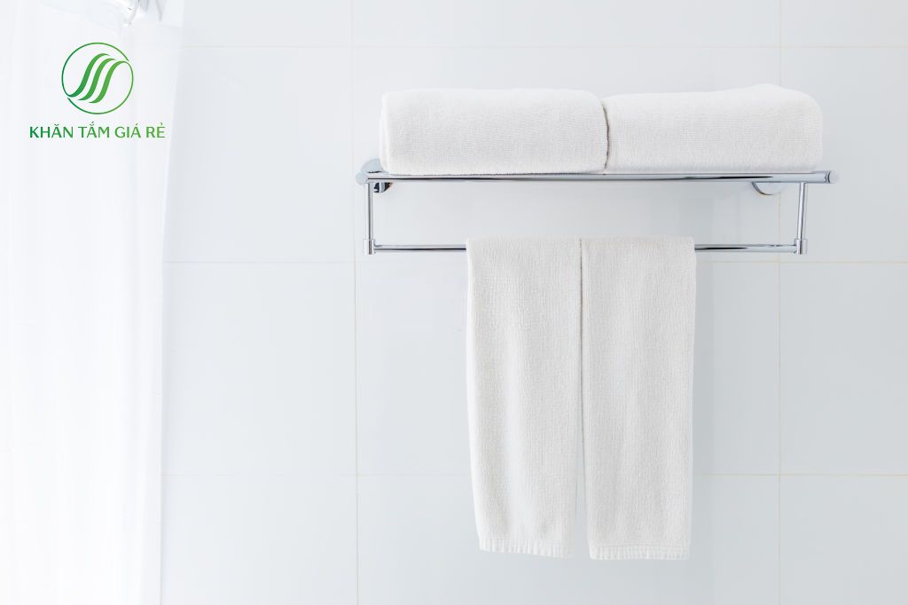 Khăn tắm trắng cho khách sạn