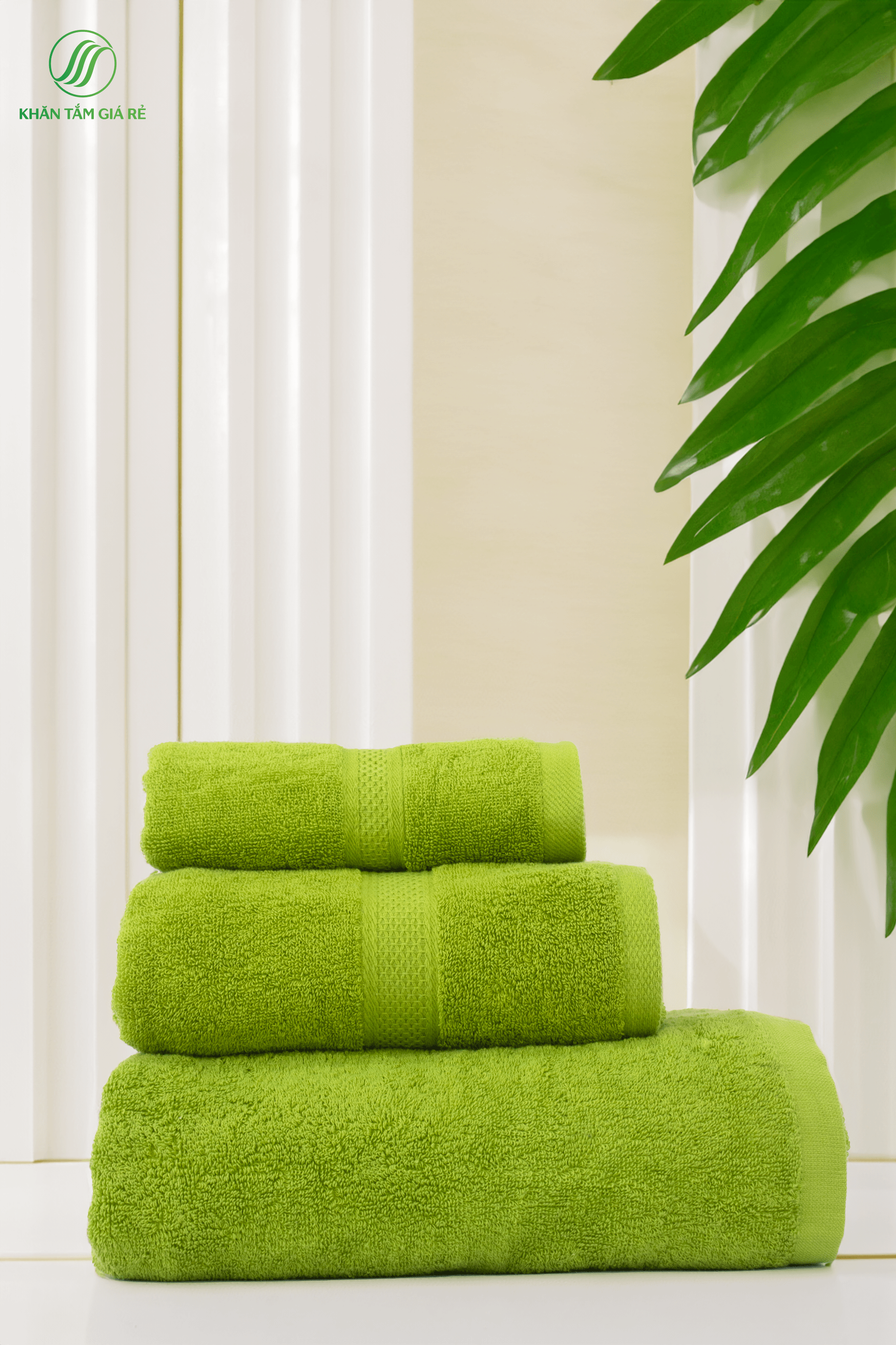 People or choose the hotel towels are white or the light color to create feeling clean, pleasant