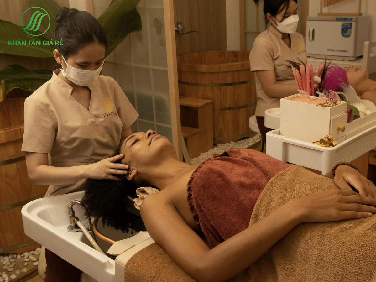 Spa nursing students is service model, beauty care and health to customers