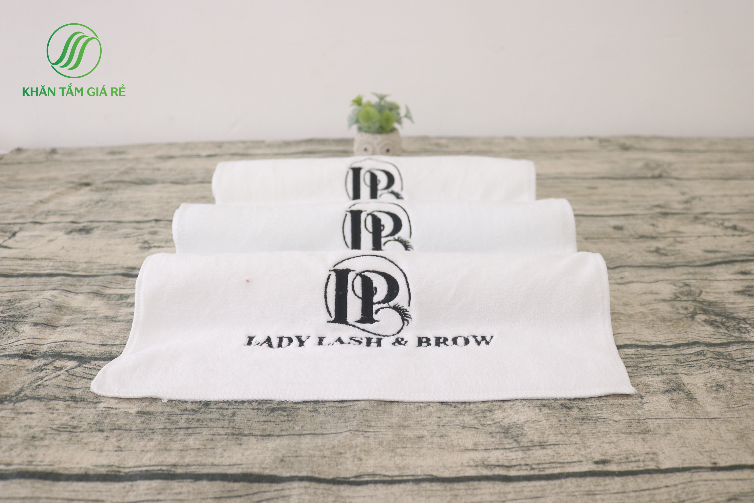 Khăn tắm Giá Rẻ là một trong những địa chỉ bán khăn tắm uy tín, chất lượng tại Việt Nam