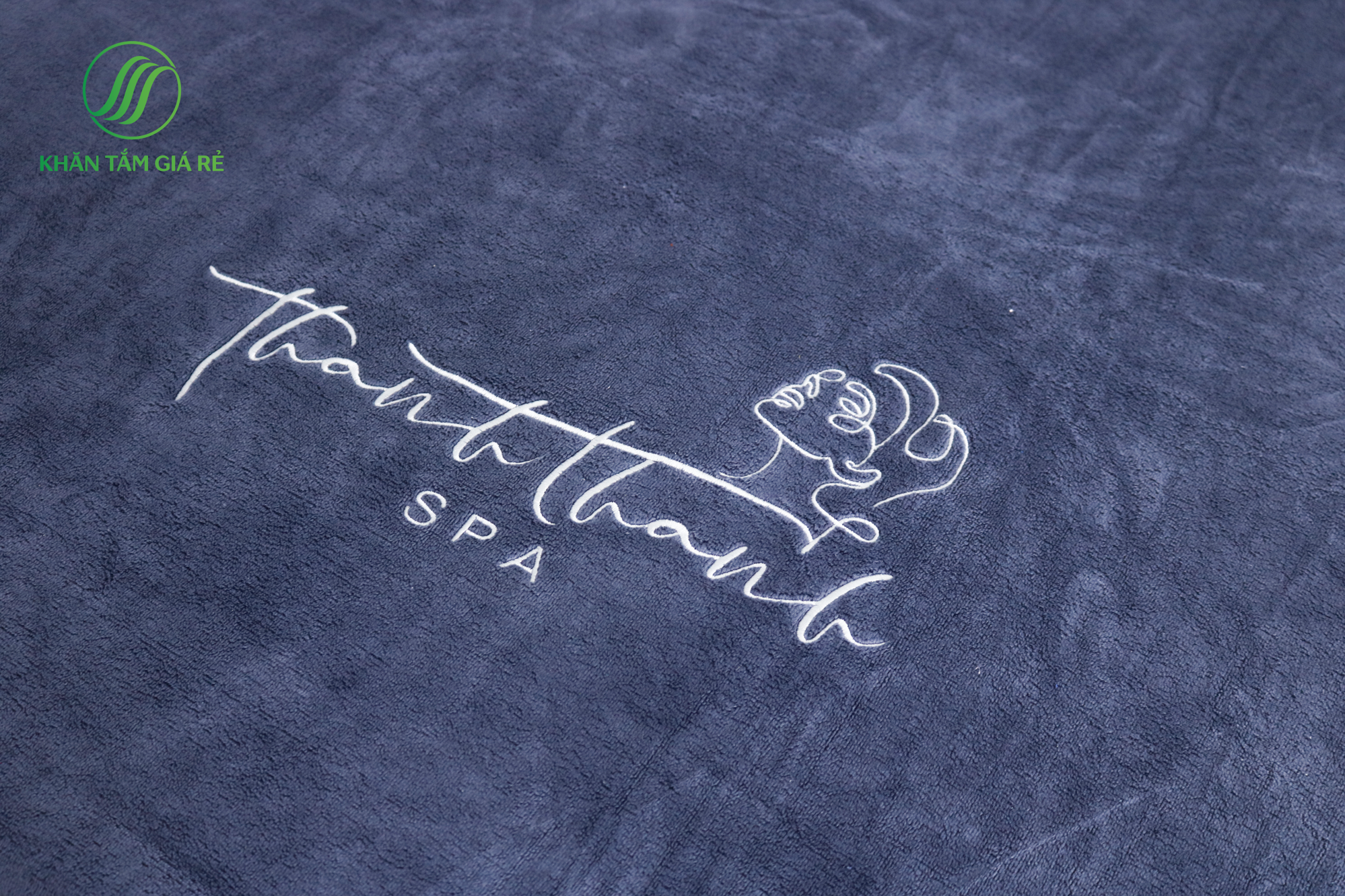 このロゴマークにはエンボスのタオルはタオルの高い魅力を増し、便利な機能を備えた、より贅沢な時代のもの