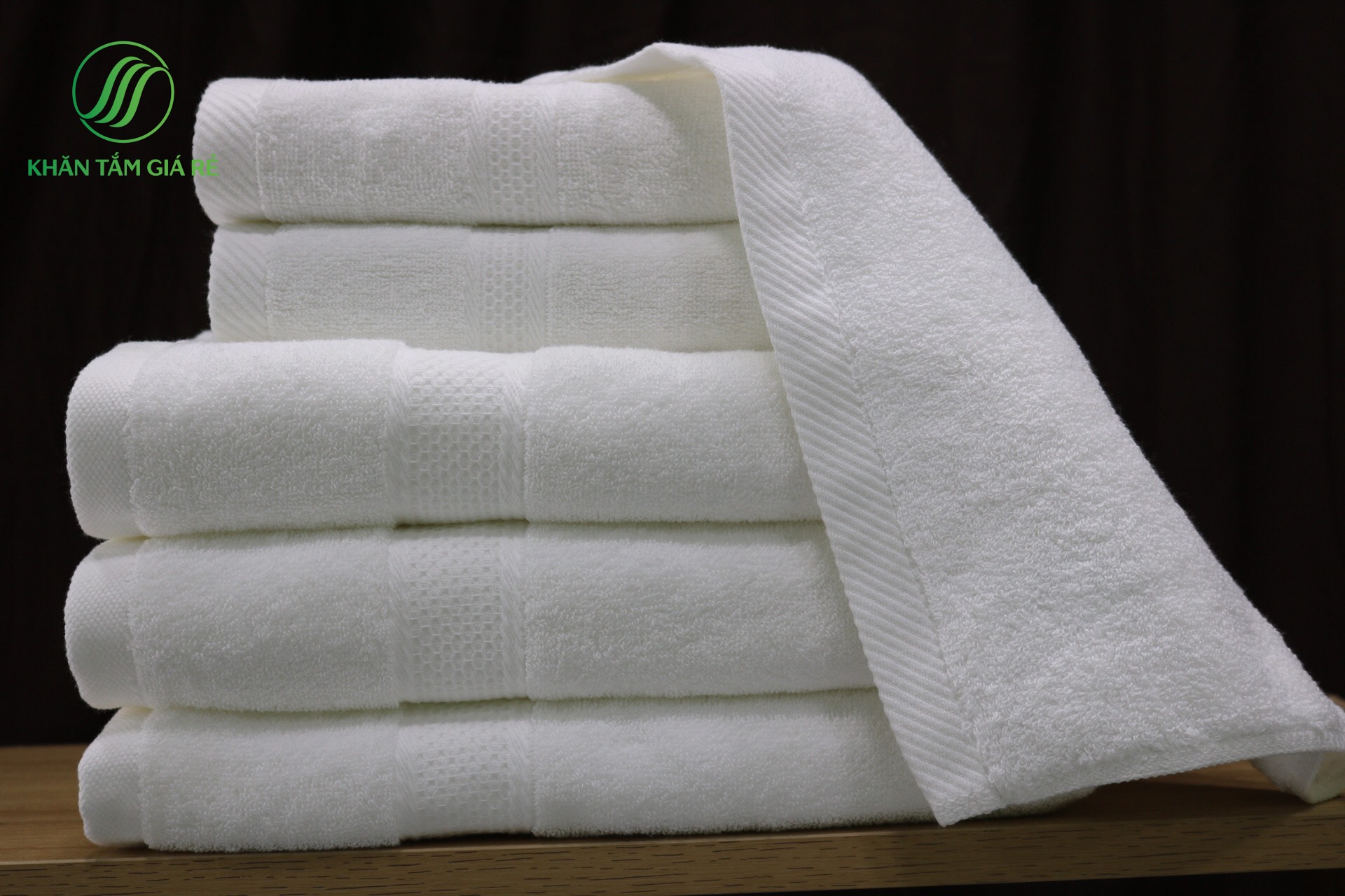 Dòng khăn tắm giá rẻ TPHCM của chúng tôi được nhiều đơn vị chọn lựa và đánh giá cao vì mẫu mã đẹp, nhiều kích thước 