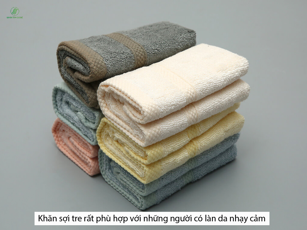 Khăn sợi tre được nhiều mẹ bỉm sữa lựa chọn cho con vì tính chất mềm mại và tự nhiên của khăn