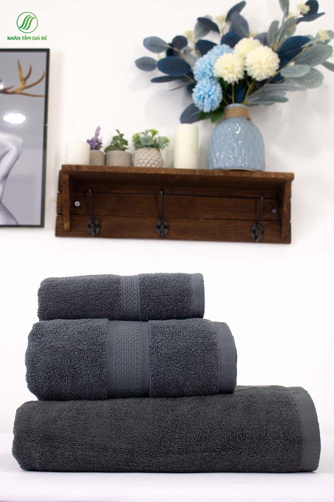 Bath towels egyptian cotton sheets are soft surface and are woven from fiber fabric natural so it is safe for the skin