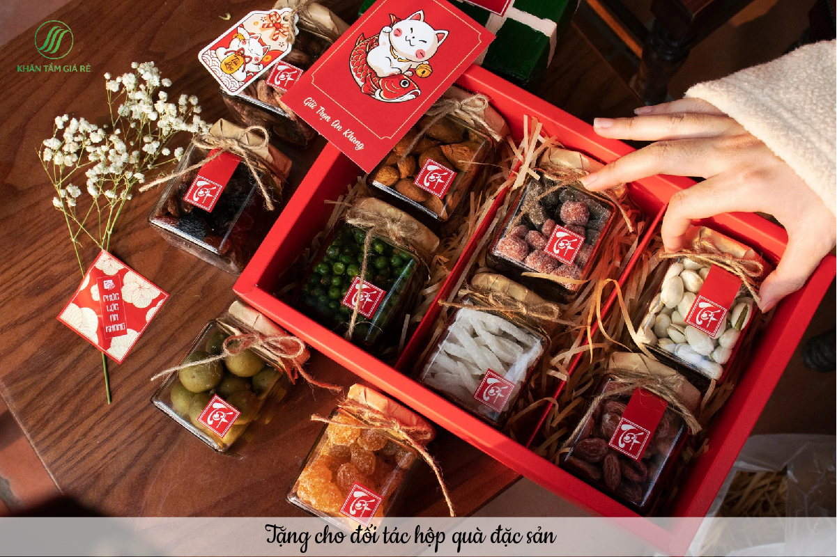 Doanh nghiệp có thể tặng quà đặc sản để giới thiệu ẩm thực Việt Nam đến nước bạn