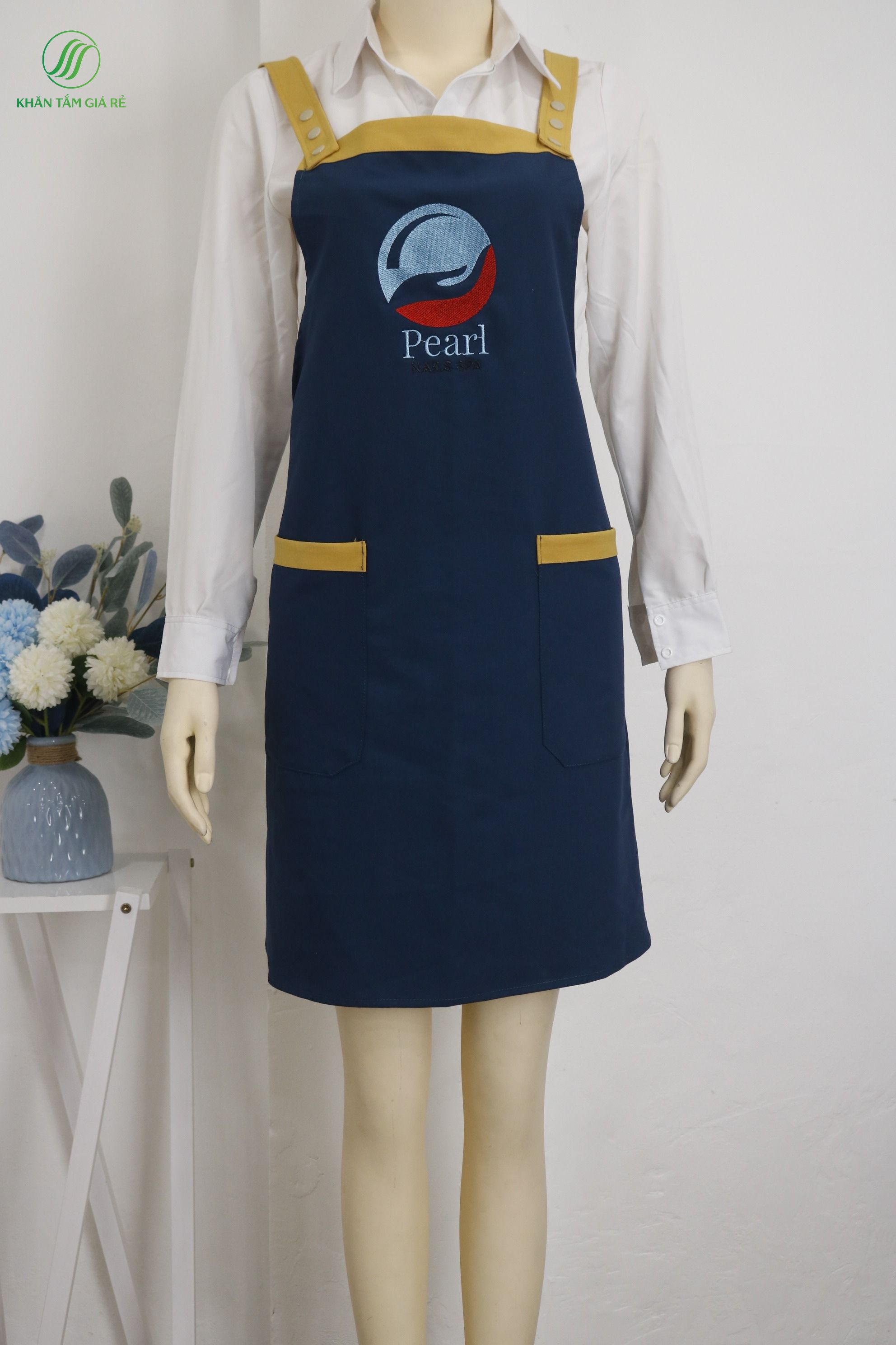 Benefits of aprons in what's the logo?