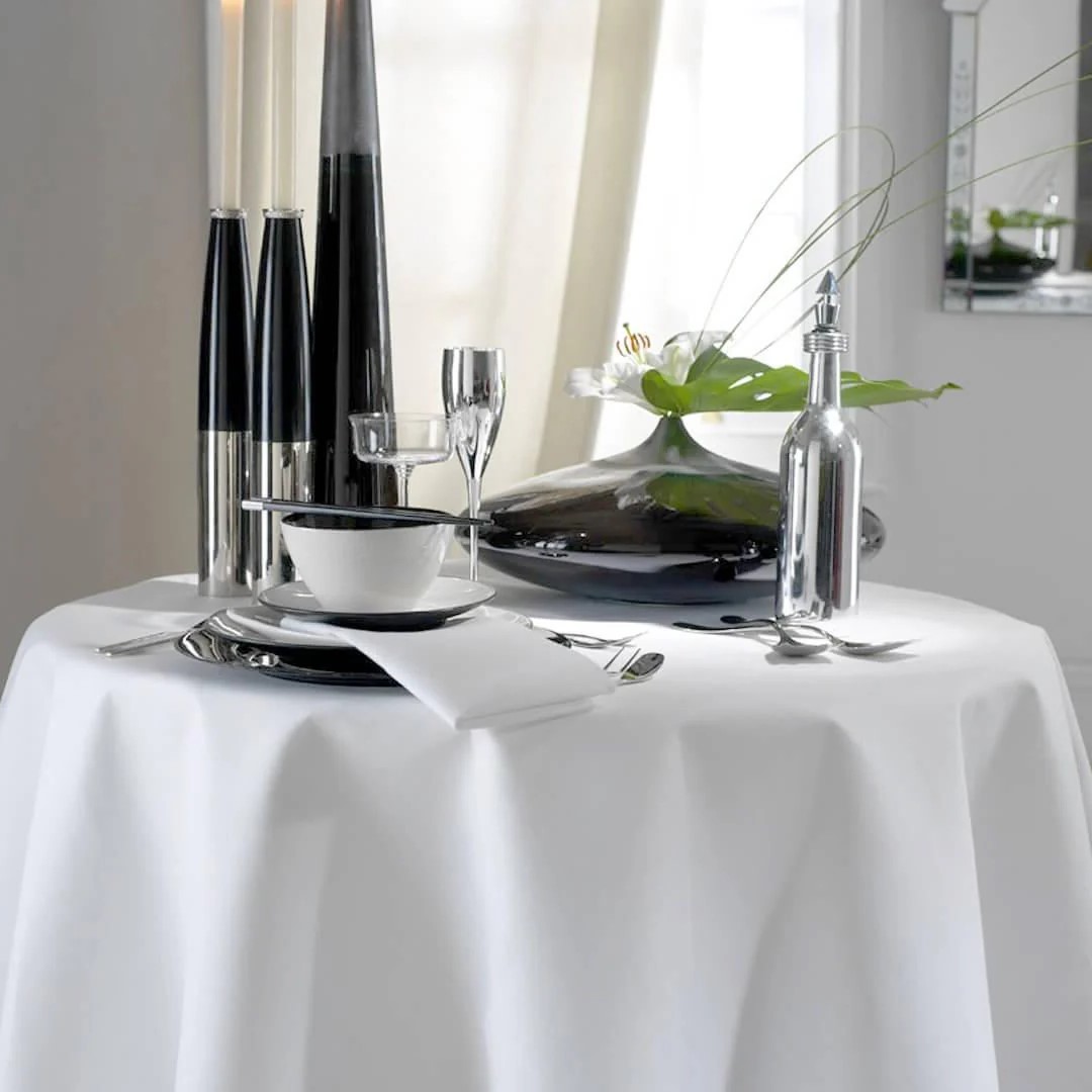 Tips For Washing White Tablecloth Effective For Restaurants, Hotels